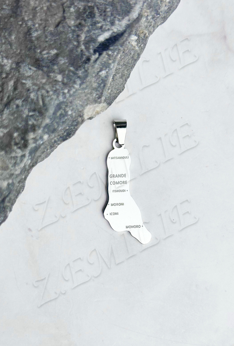 Grossiste Z. Emilie - Pendentif acier carte Grande Comore