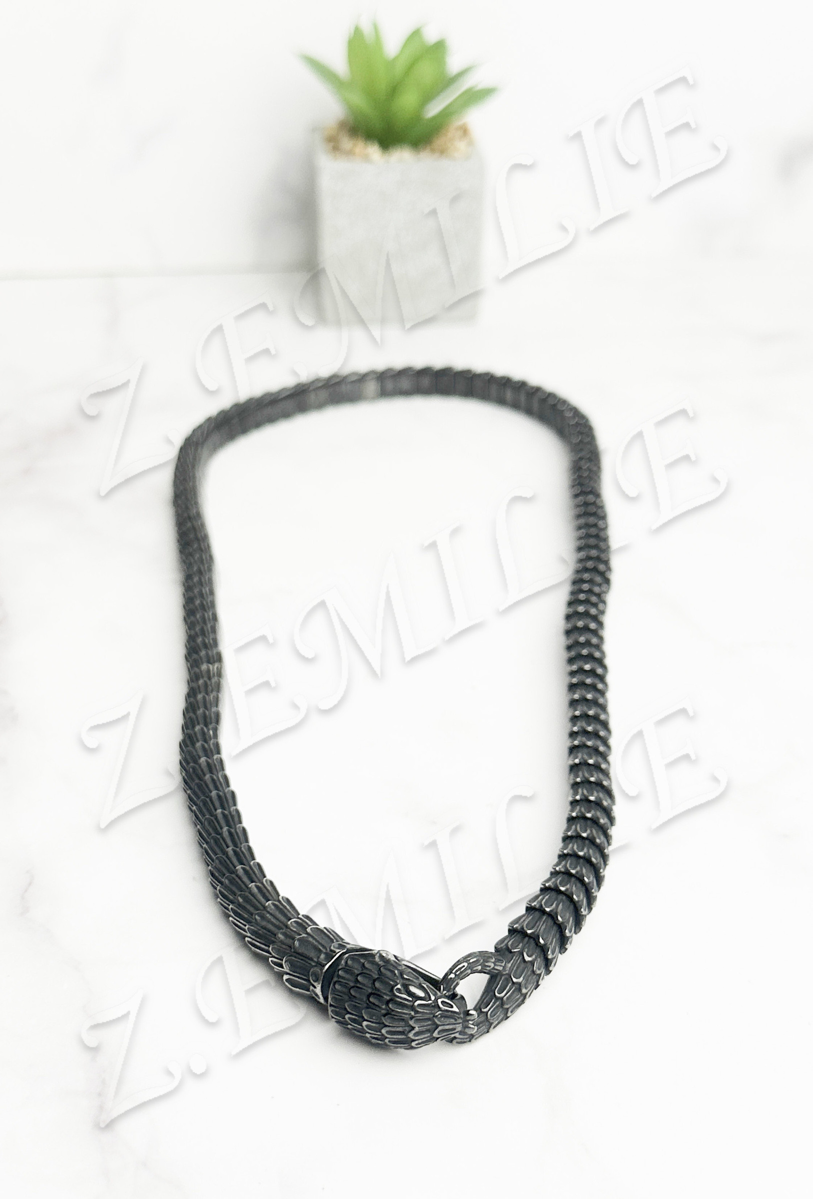 Grossiste Z. Emilie - Collier acier serpent
