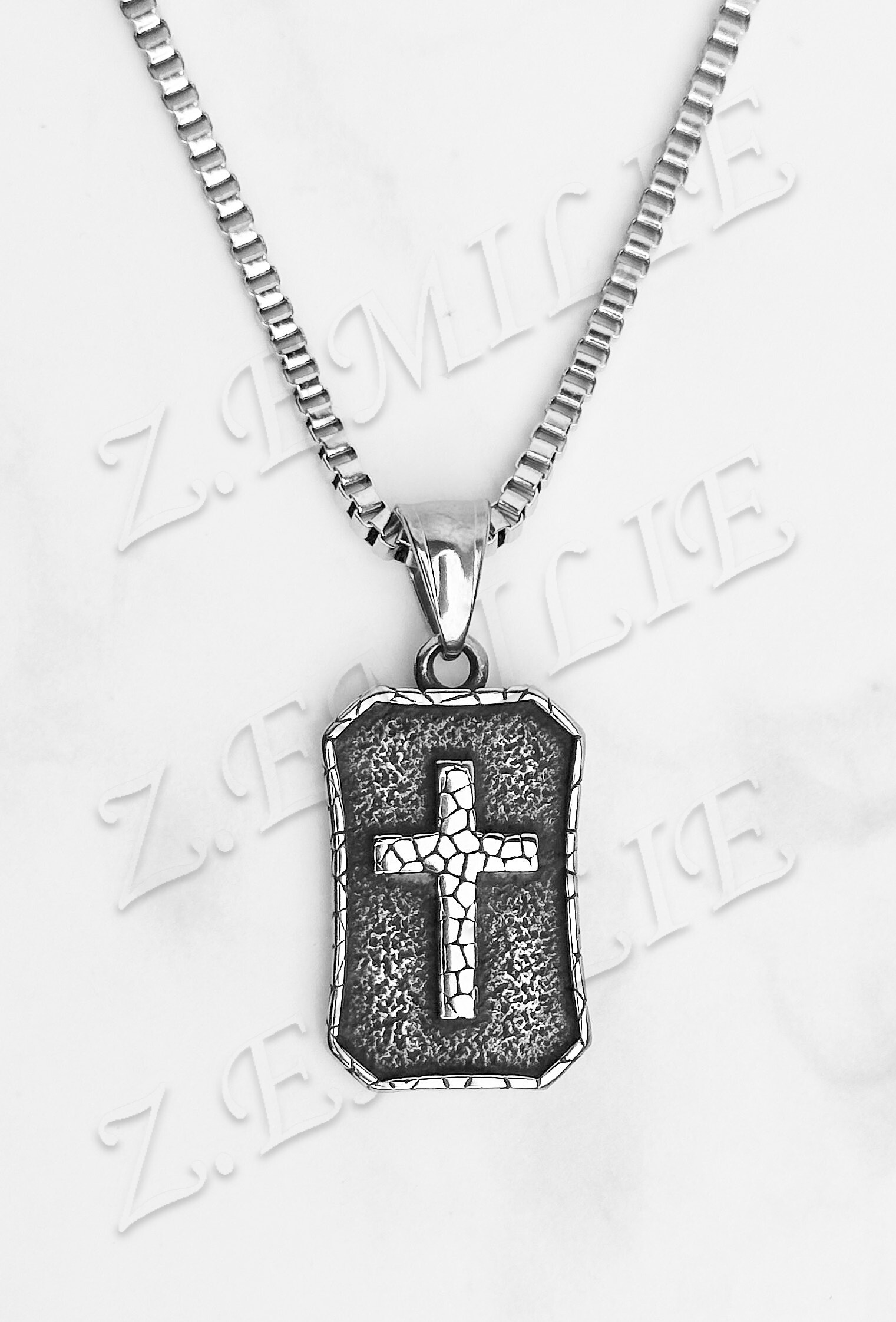 Wholesaler Z. Emilie - Steel cross necklace
