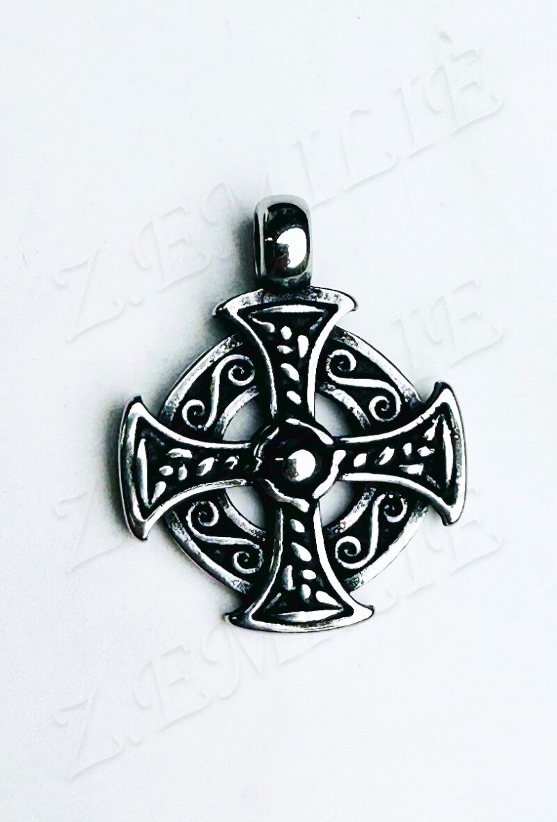 Grossiste Z. Emilie - Pendentif acier croix de malte