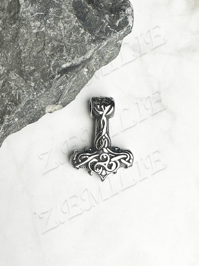 Grossiste Z. Emilie - Pendentif acier marteau de Thor