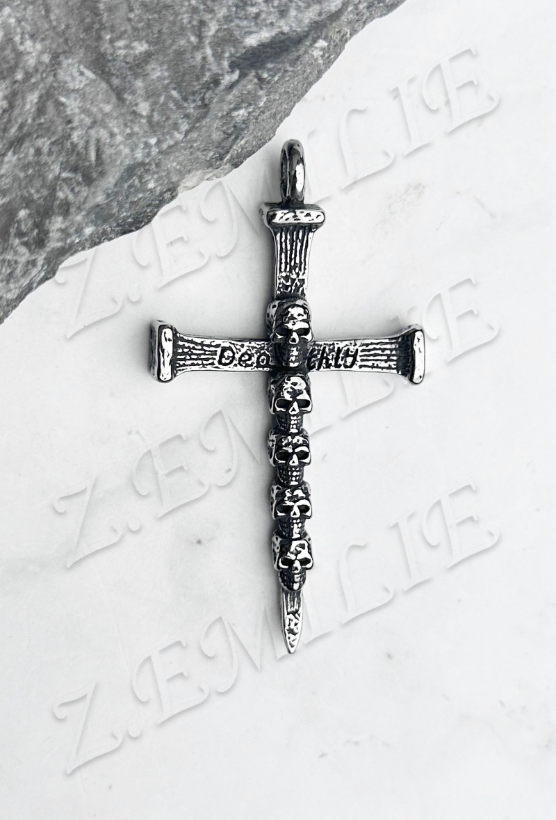 Grossiste Z. Emilie - Pendentif acier croix tête de mort