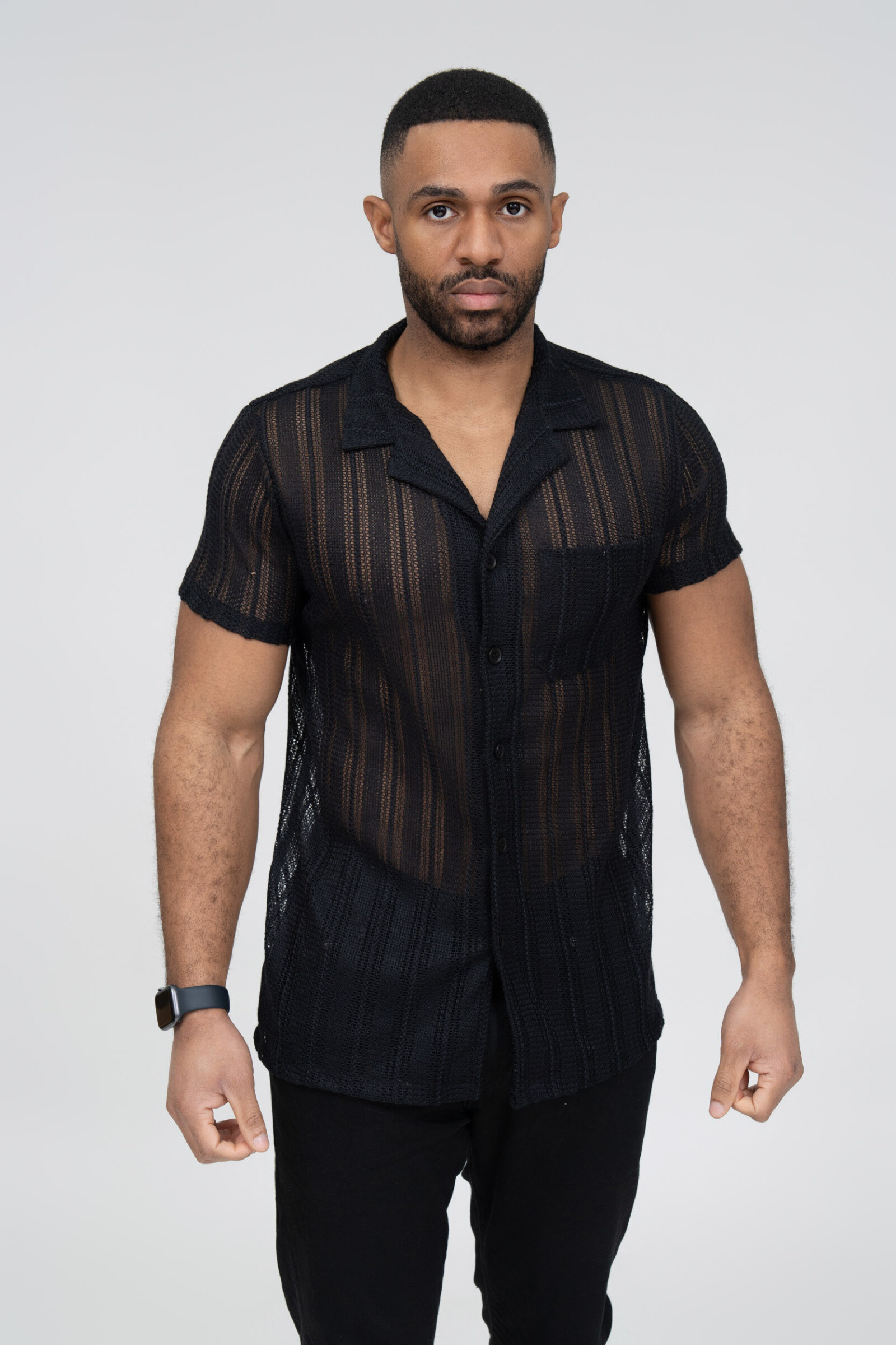 Grossista Zayne Paris - Camicia button down a maniche corte con scollo a V