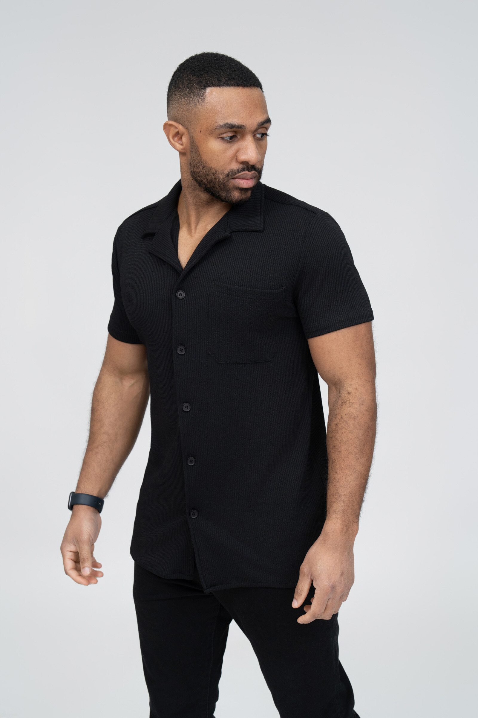 Grossiste Zayne Paris - chemise à buton col V  manche courte