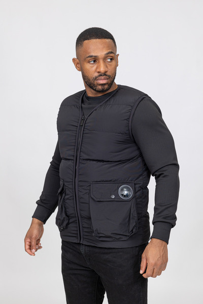 Großhändler Zayne Paris - Ärmellose Herrenjacke mit Linsendekoration Großhändler Zayne Paris - Ärmellose Herrenjacke mit Linsendekoration