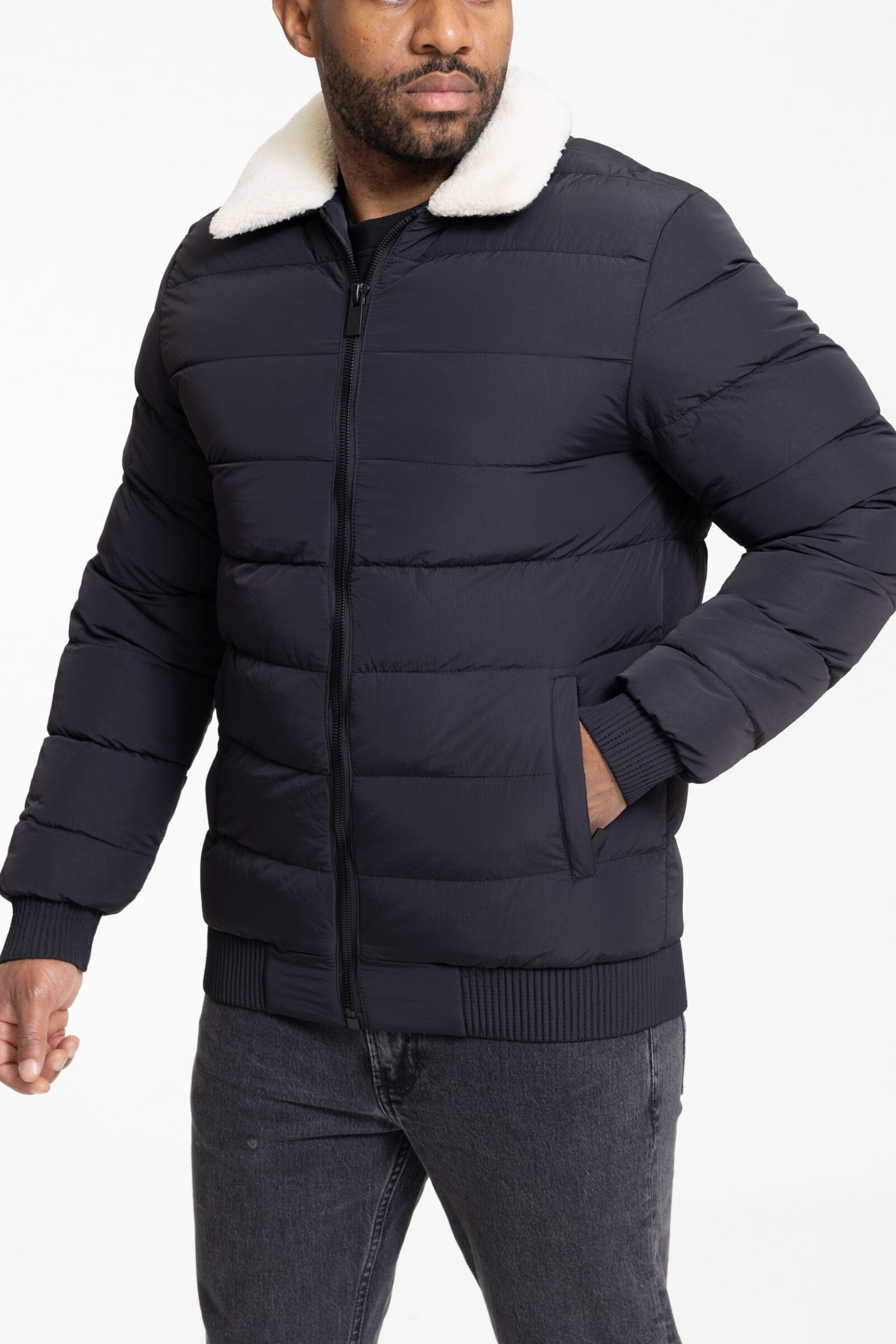 Grossiste Zayne Paris - Veste doudoune fine avec col moumoute