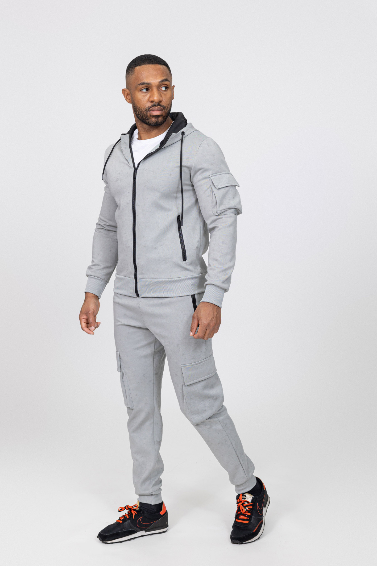 Wholesaler Zayne Paris - Jogging set with hood and long drawstrings