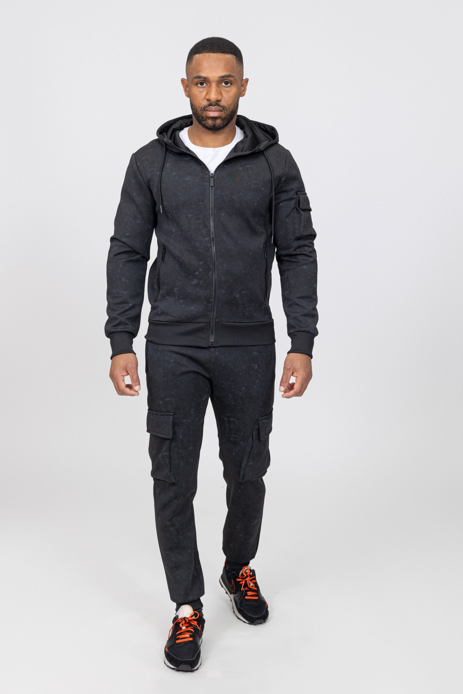 Wholesaler Zayne Paris - Jogging set with hood and long drawstrings
