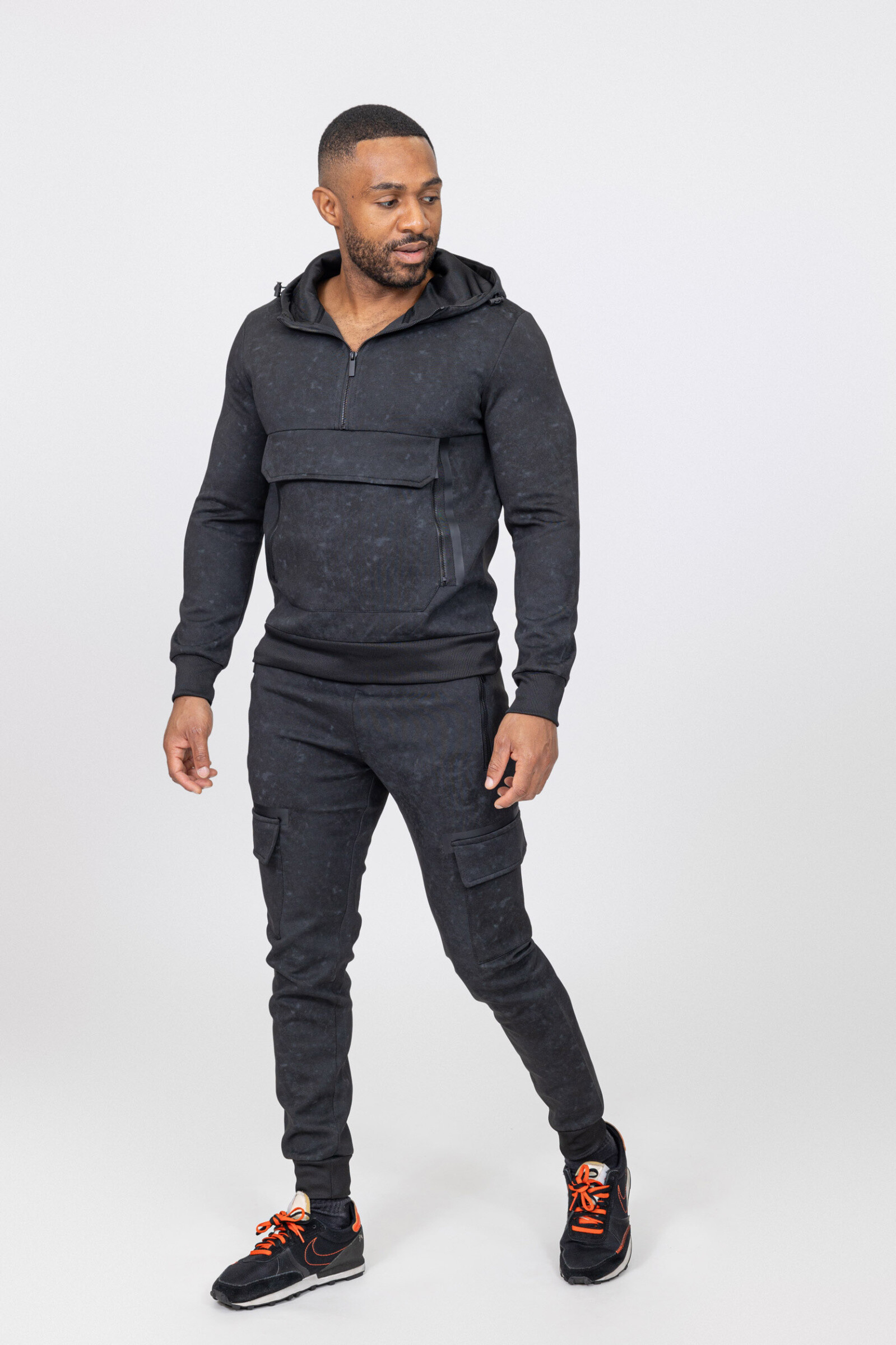 Wholesaler Zayne Paris - jogging set with hood and long drawstrings