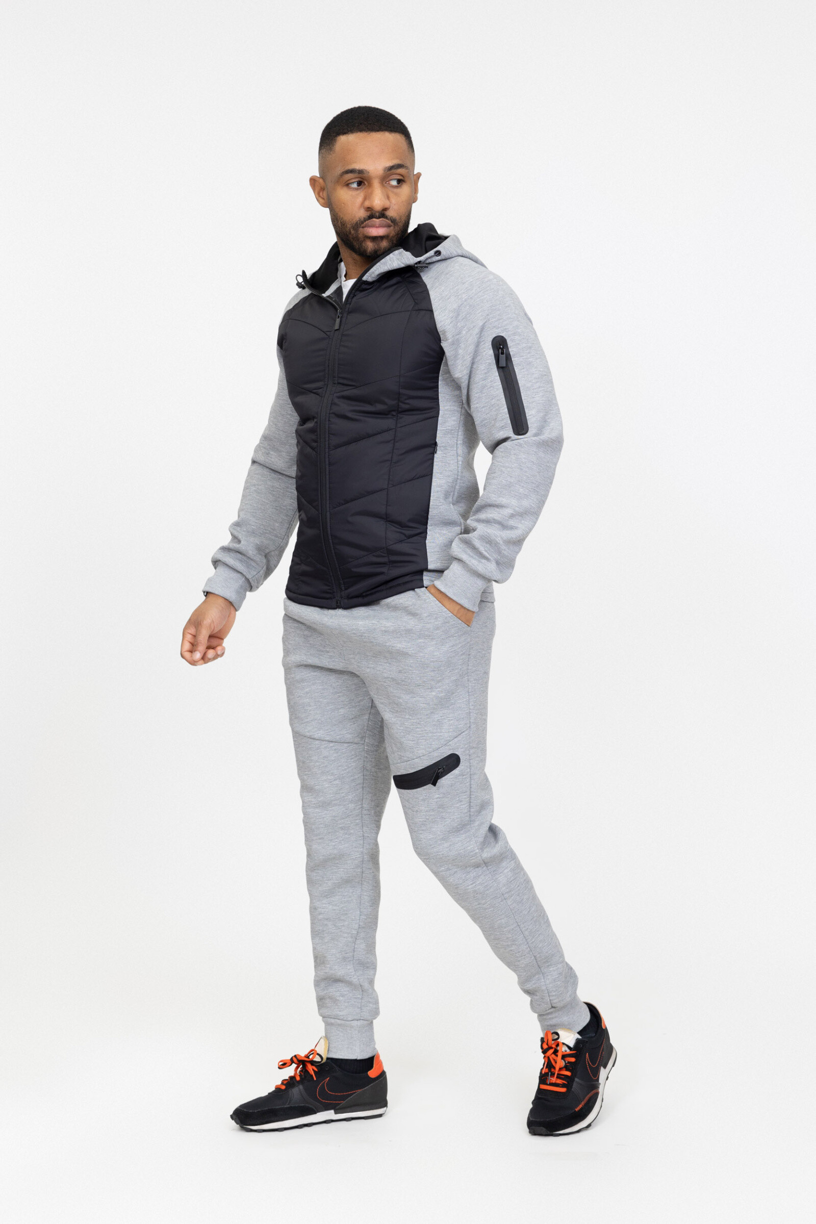 Wholesaler Zayne Paris - Bi-material jogging set with hood