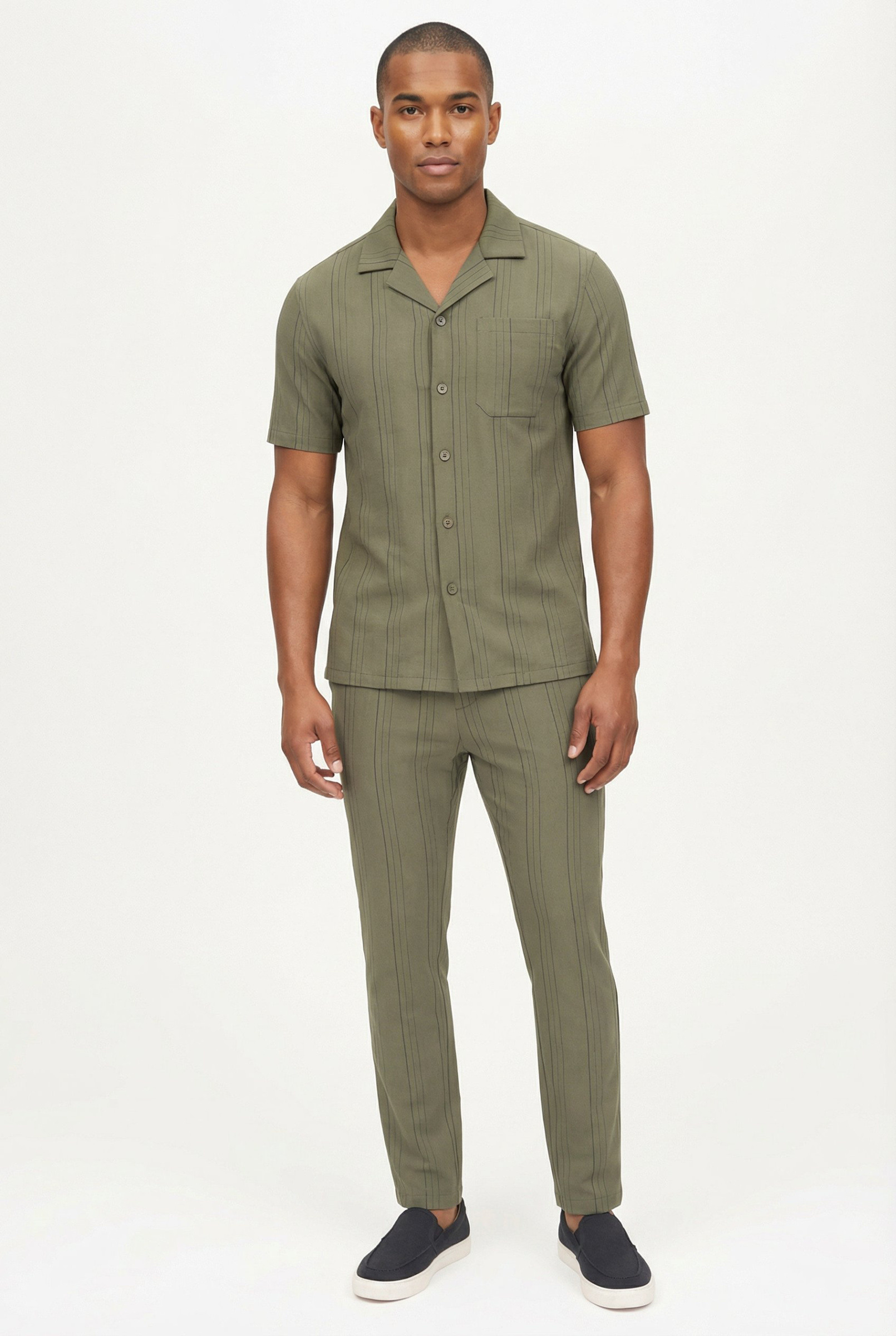 Grossista Zayne Paris - Completo camicia e pantaloni in tessuto con motivo