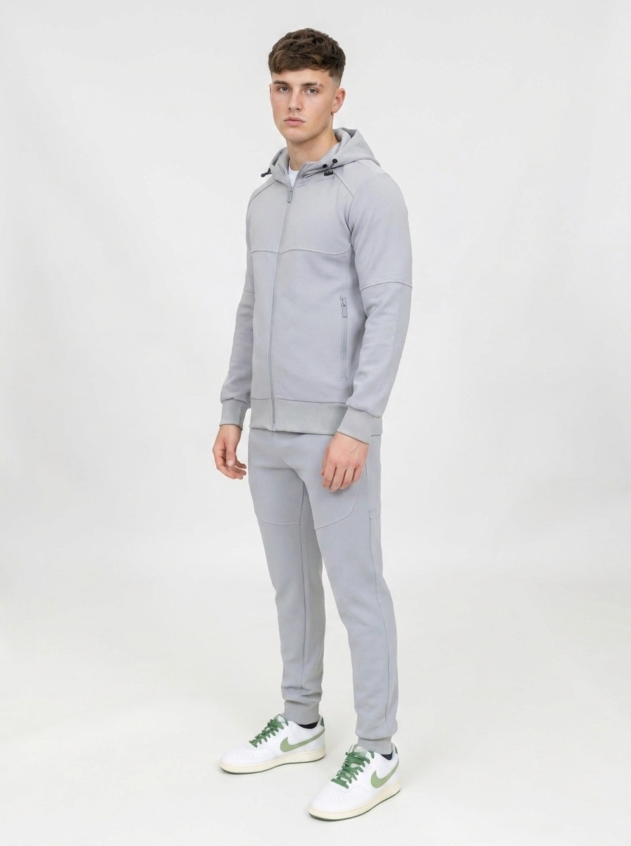 Großhändler Zayne Paris - Jogginganzug mit Kapuze