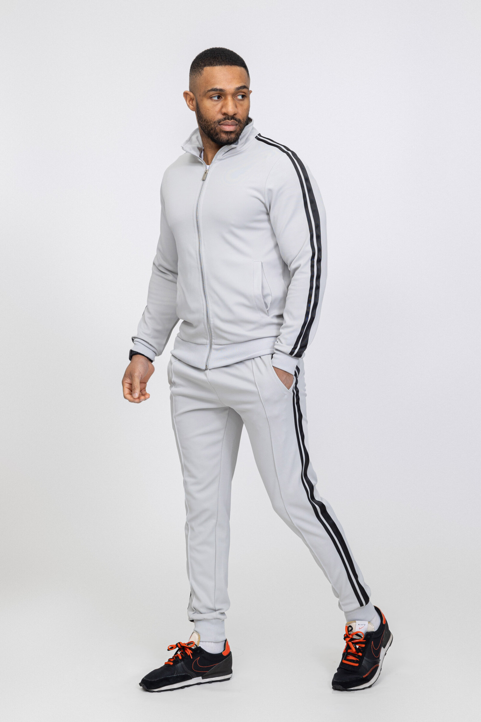 Wholesaler Zayne Paris - Jogging set with zip, band and hood