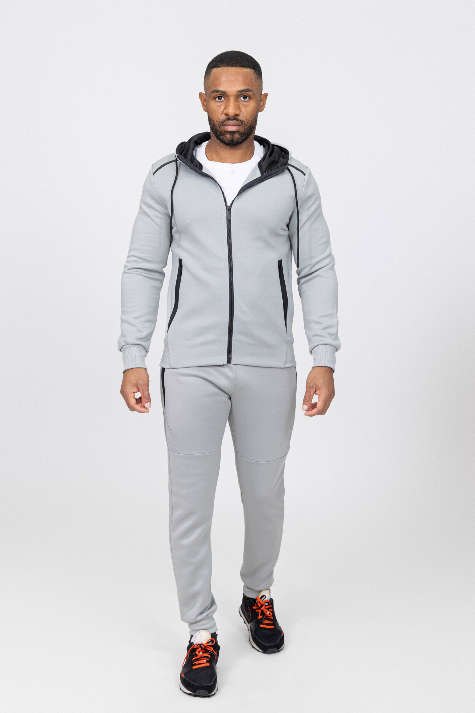 Wholesaler Zayne Paris - jogging set with hood and long drawstrings