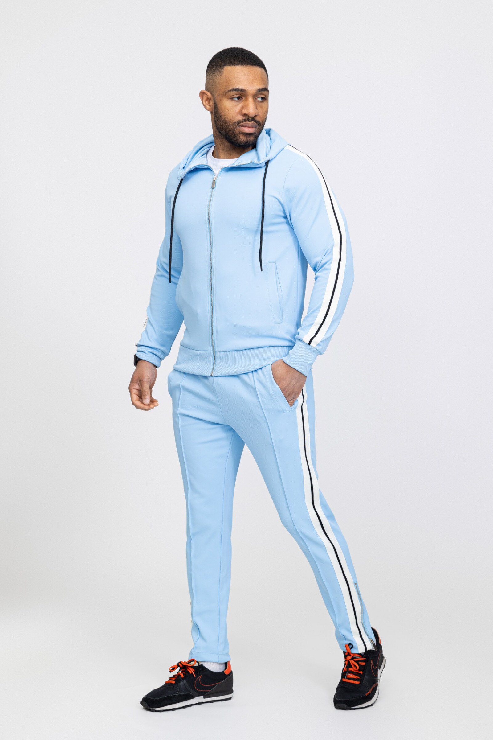 Wholesaler Zayne Paris - Bi-color jogging set with hood