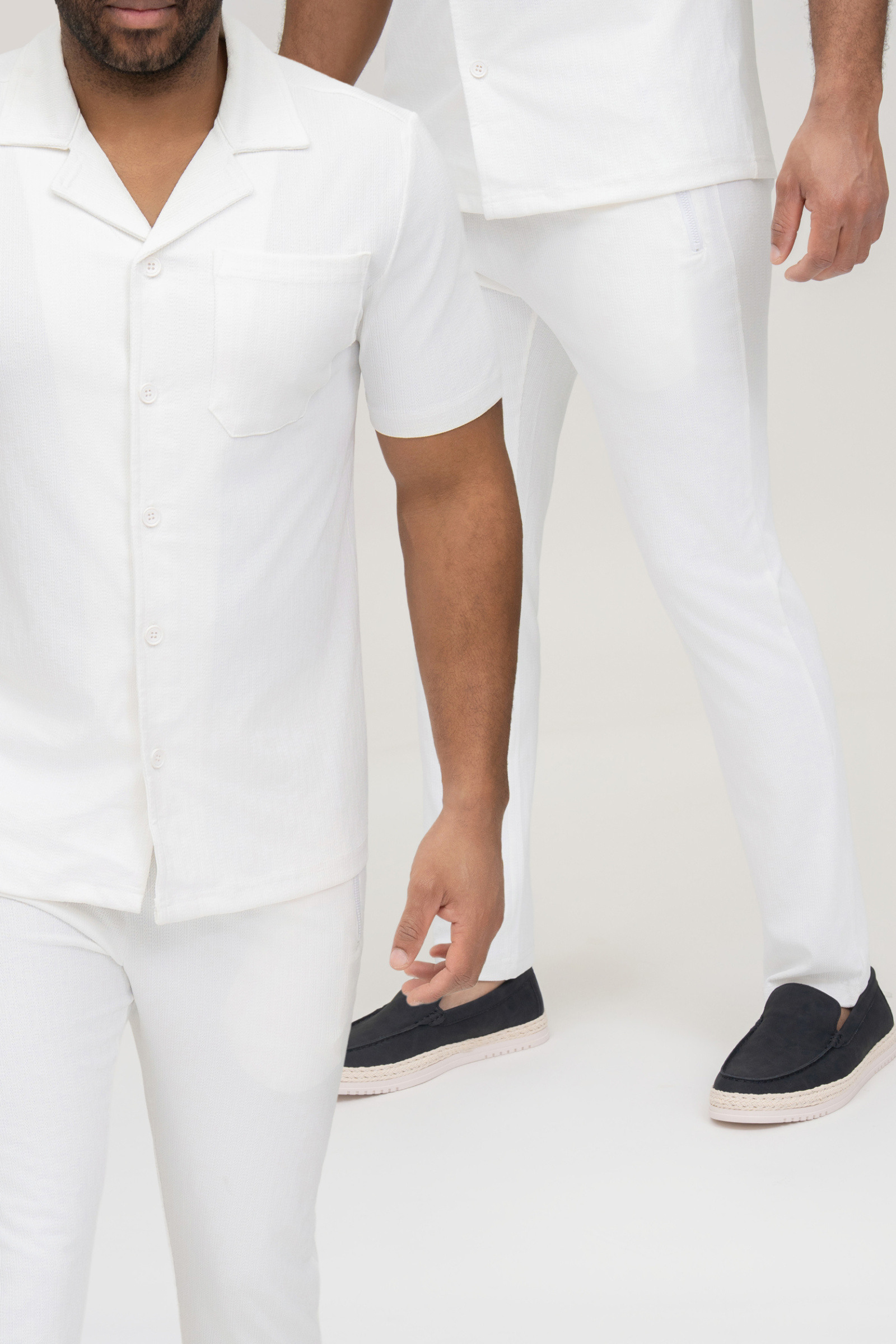 Grossista Zayne Paris - Completo camicia e pantaloni in tessuto con motivo per uomo