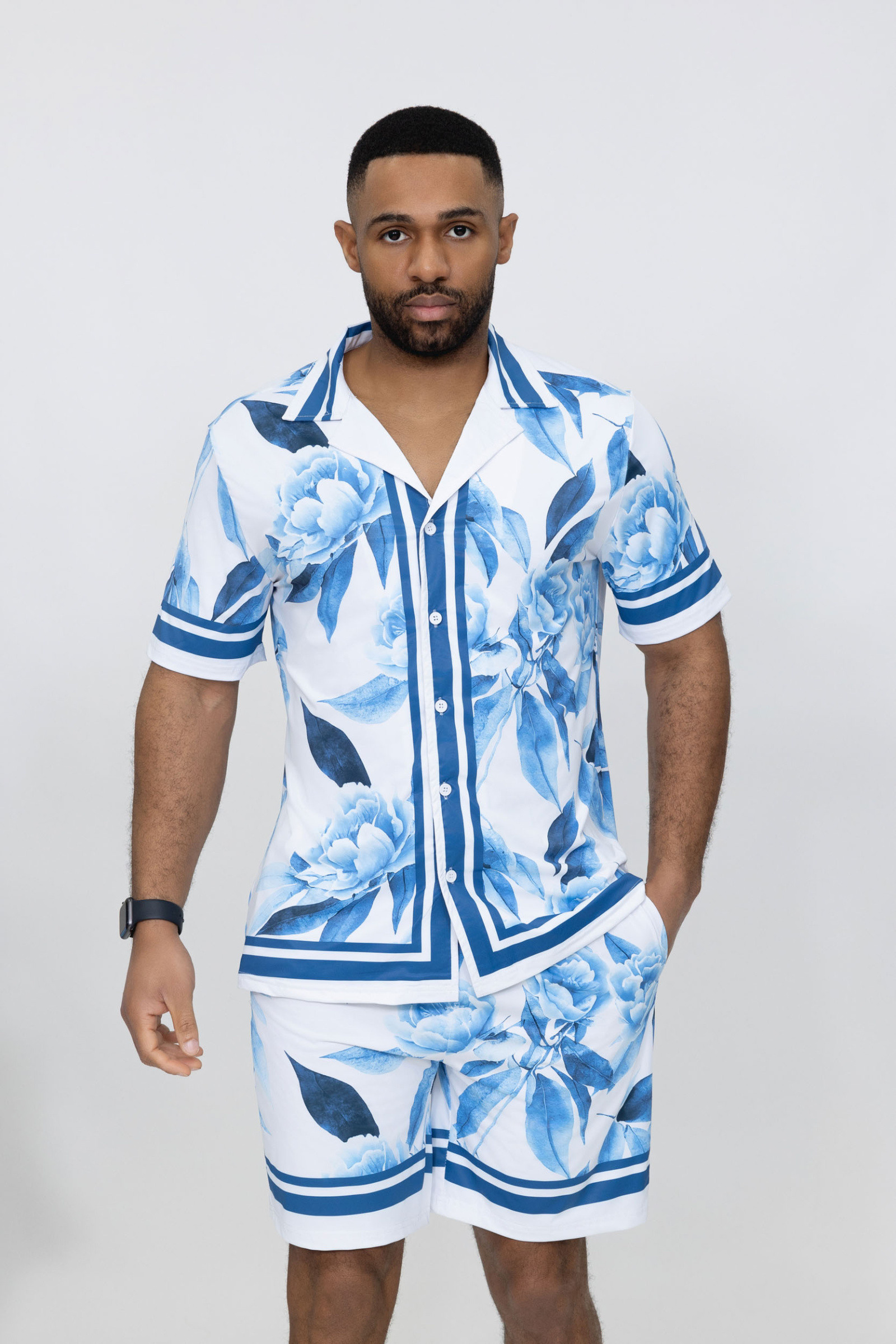 Grossista Zayne Paris - Completo camicia e pantaloncini con motivo stampato