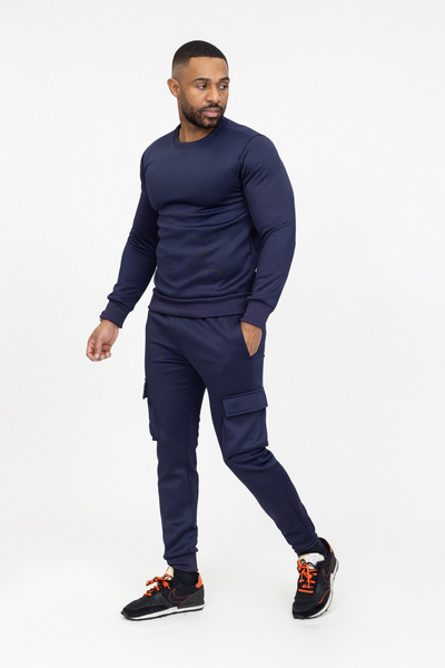 Großhändler Zayne Paris - Herren-Set: Sweatshirt mit Cargo-Hose Großhändler Zayne Paris - Herren-Set: Sweatshirt mit Cargo-Hose