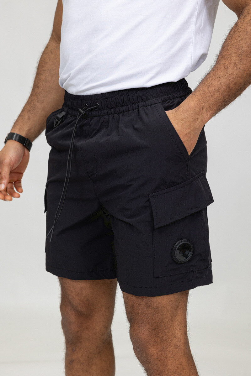 Grossiste Zayne Paris - Short avec poches cargo et lentille sur une poche