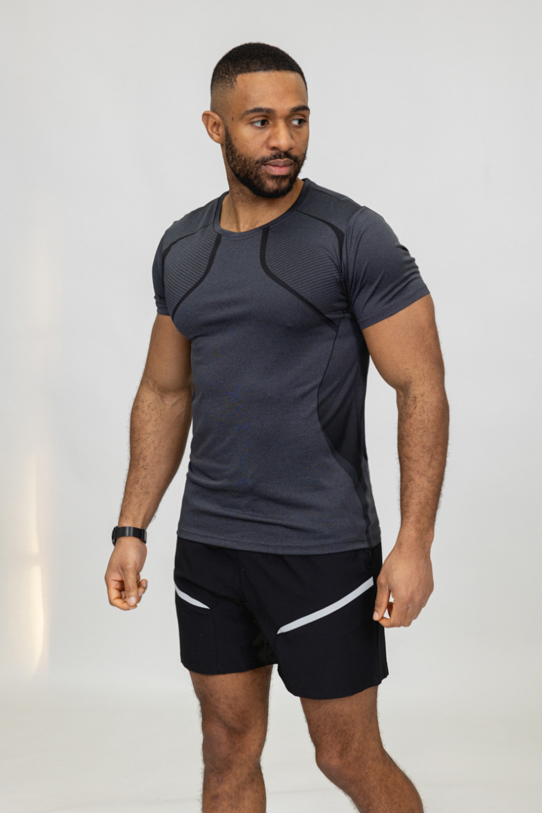 Großhändler Zayne Paris - Sportliches Laufshorts-T-Shirt-Set